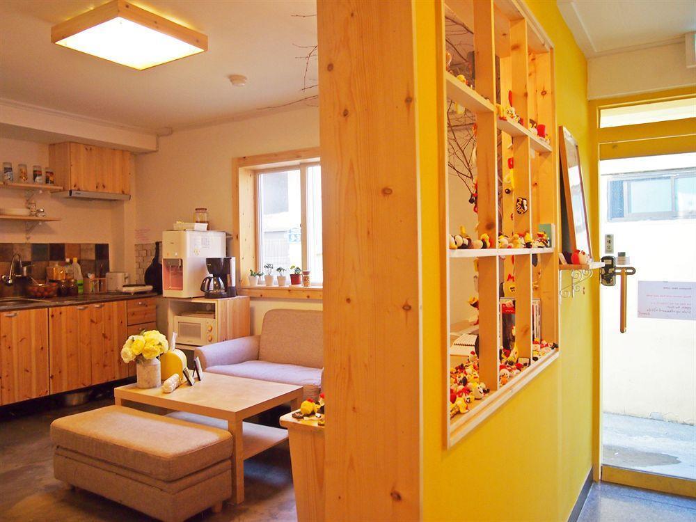 710 Guesthouse Yellow Puszan Kültér fotó